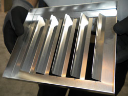 钣金加工企业如何通过引进自动化折弯成型设备降低生产成本，提高产品质量？-中山开云网页版·官方端网站-开云online(中国)-开云网页版·官方端网站-开云online(中国)